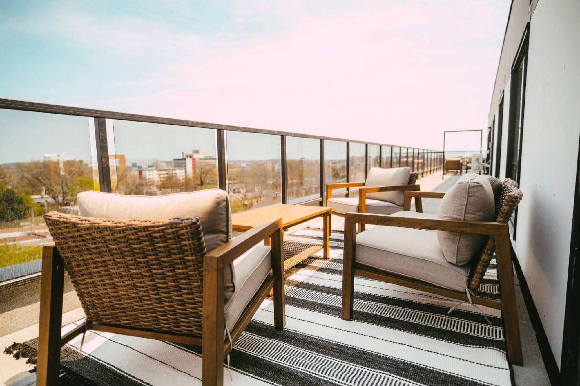 Апартаменты Chic Cozy Retreat - 2Br - Stunning North End Views Галифакс Экстерьер фото